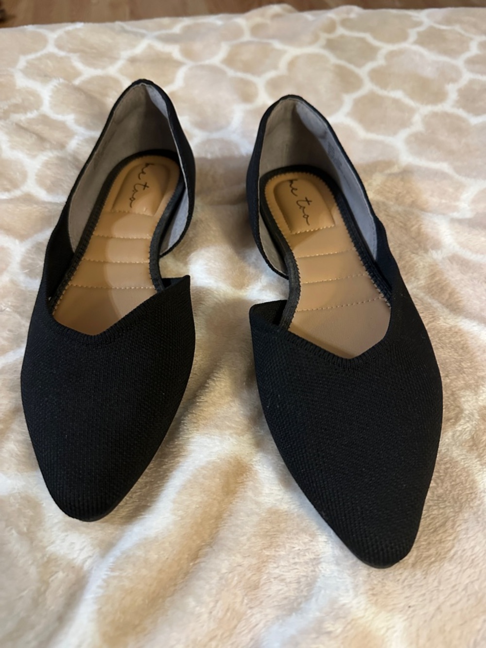 me too Black Pointed D'Orsay Flats